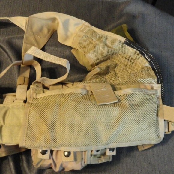 DCU DESERT CAMOUFLAGE FLC LBE LBV LOAD BEARING VEST COMBAT TACTICAL POUCHES 1917 - Picture 4 of 14